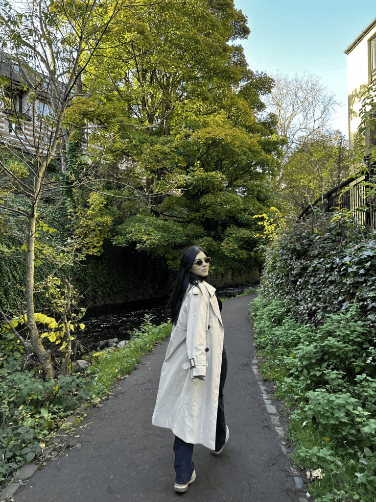 how to romanticize your life- walking in the park